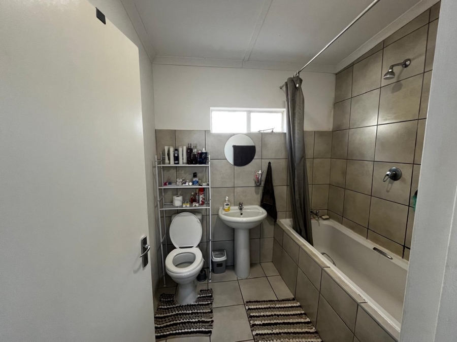 To Let 2 Bedroom Property for Rent in Rouxpark Western Cape